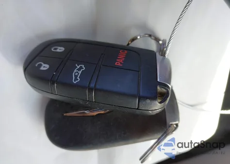 2015 Chrysler 200 Limited из США, поврежденный, VIN 1C3CCCAB1FN504577